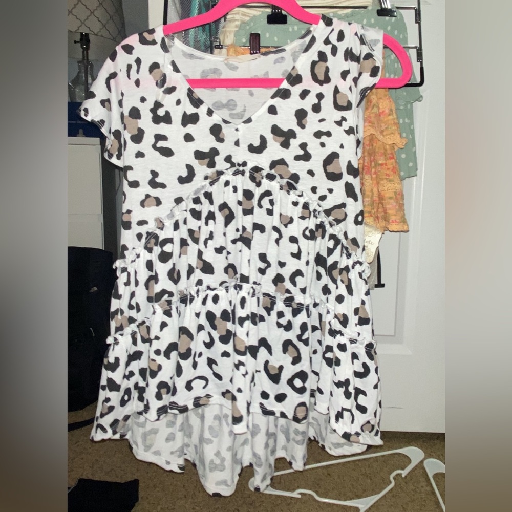 NEVER WORN: Altar’d State Top
